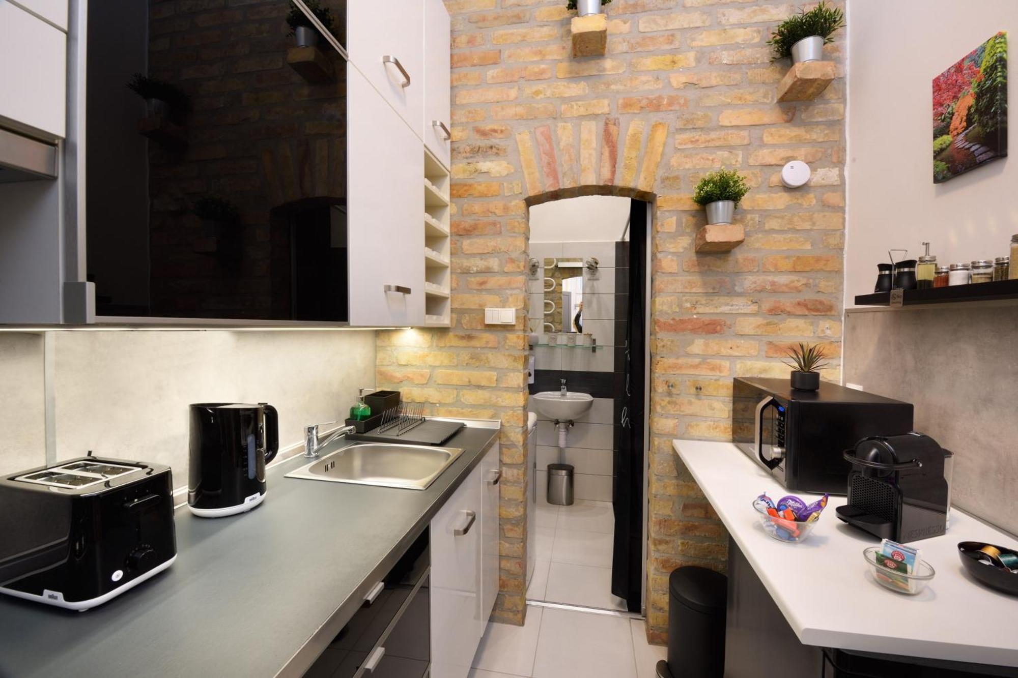 V26 - In The Center New With Ac Budapeszt
